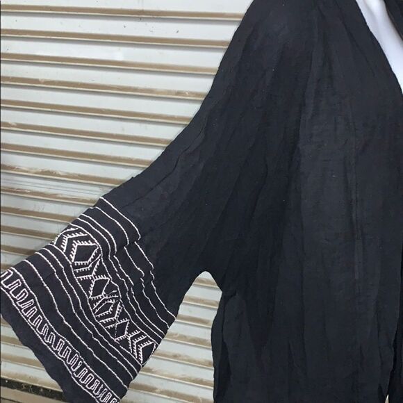 Long sleeve open front kimono with embroidery - Picture 5 of 7